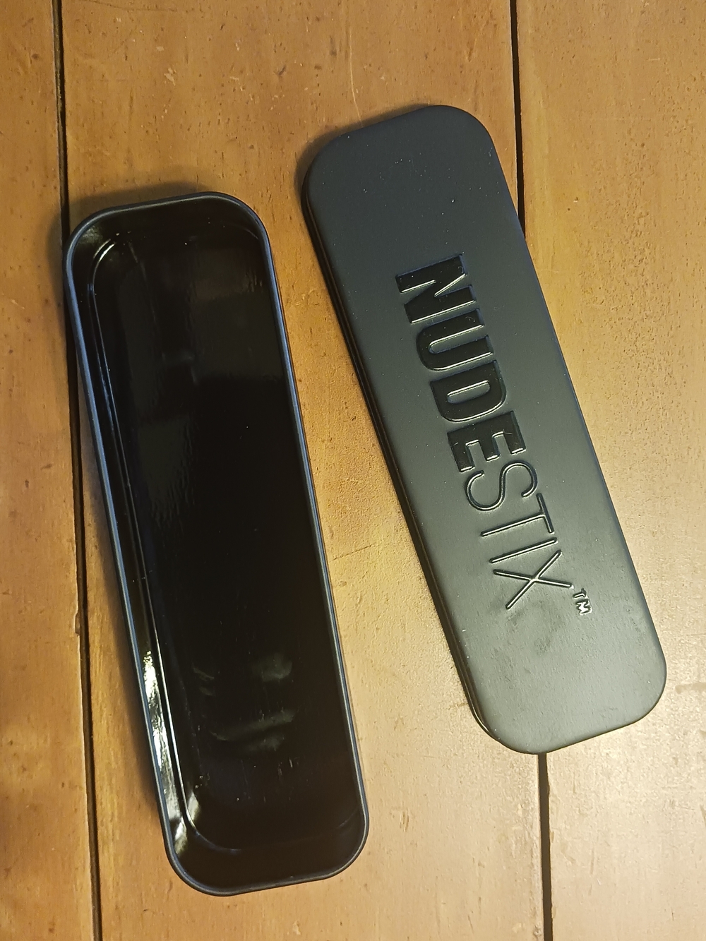 NUDESTIX Magnetic Tin Case in Matte Black With Mirror